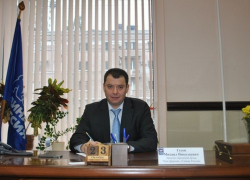 Многодетный отец и депутат Михаил Гусев обходится без собственной квартиры и машины 