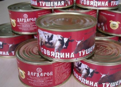 Под Воронежем мужчина стащил 14 ящиков тушенки