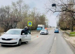 13-летняя девочка попала под колеса такси в Воронеже 