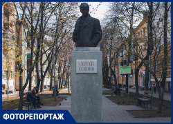 Памятник, на который дал деньги Безруков, разваливается в Воронеже