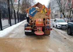  Сергей Петрин призвал воронежцев к предельной осторожности из-за мощной наледи