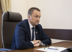 Председатель облдумы Юрий Матузов помог воронежцам в решении соцвопросов и вопросов ЖКХ