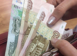 64-летняя жительница Воронежской области решила заработать и попала на 1,9 млн рублей