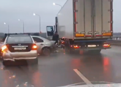  Последствия ДТП с 10 машинами сняли на воронежском участке трассы М-4 «Дон»