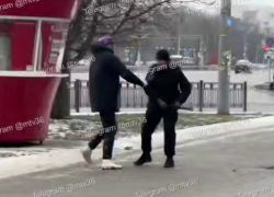 Драка с применением перцовки попала на видео в Воронеже