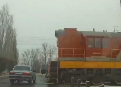 Опубликован момент столкновения машины и грузового поезда в Воронежской области 