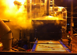 Пожар на заводе тушили 36 спасателей в Воронеже