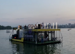 Дикий эпик на воде устроили воронежские музыканты и попали видео 