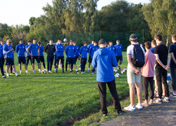 Футбольные фанаты поговорили с игроками «Факела» в неформальной обстановке 