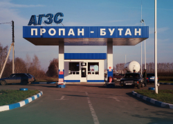 За отказ подвезти воронежец изуродовал «Приору» на заправке