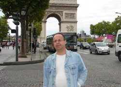 Реактивный воронежский политолог отмечает 47-летие