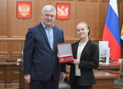 Гимнастка-красавица получила «Благодарность от земли Воронежской»