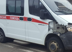 Иномарка протаранила "скорую помощь" в Северном районе Воронежа: есть пострадавшие 