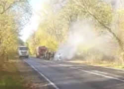 Дымящуюся «семерку» после смертельной аварии сняли в Воронежской области