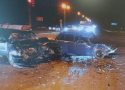 В лобовом ДТП пострадали три человека в Воронеже 