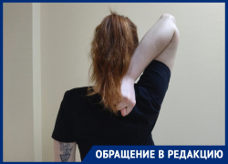 Жительница Воронежа держит весь дом без воды, не подпуская коммунальщиков к вскрытию пола 