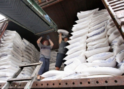 Завскладом воронежского завода ответит за травмы грузчика от мешков сахара