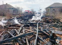 Беспечность мужчины обернулась огромным пожаром и солидным штрафом в Воронежской области 