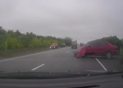 Массовое ДТП на воронежской трассе попало на видео 
