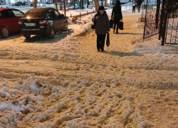 «Ни одного тракторенка за неделю!» – воронежцы пожаловались на нечищенные тротуары вдоль 20-Летия Октября