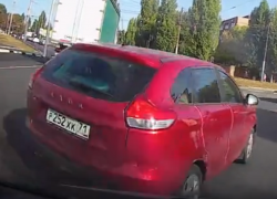 Жалкий побег с места ДТП сняли от первого лица в Воронеже 