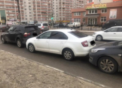 Паровозик из 5 машин парализовал движение в Воронеже