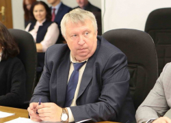 Член «клуба миллионеров» и депутат Юрий Гончаров показал небуржуйский доход