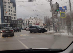 Стали известны подробности массового ДТП с Range Rover и скорой помощью в Воронеже 