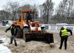 Сколько сил бросили коммунальщики на уборку Воронежа