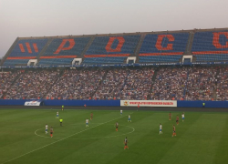 Вязкая и грубая игра состоялась на домашнем матче «Факела» с «Уралом» в Воронеже