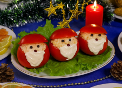 Что приготовить к Новому году: закуска из помидоров "Дед Мороз" 