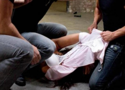 Под Воронежем трое мужчин жестоко изнасиловали 15-летнюю девочку