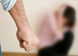 Вышедший из тюрьмы воронежец, несколько дней подряд жестоко избивал супругу, пока та не скончалась