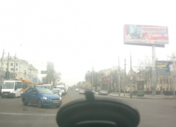 Кадры аварии в центре Воронежа попали на видеорегистратор