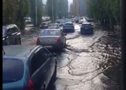 "Нужна подводная лодка": о масштабном дорожном потопе рассказали воронежцы