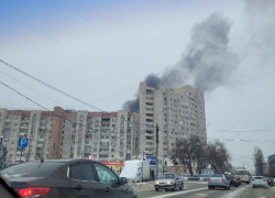 Воронежское МЧС рассказало, откуда взялся черный дым у рынка «Придача» 