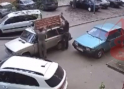 Очень необычная кража попала на видео в Воронеже