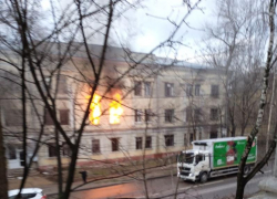  Расселенная заброшка загорелась в Воронеже 