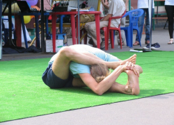 На бесплатных мастер-классах по йоге воронежцы узнали множество практик