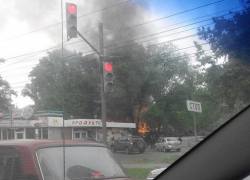 Пожар на территории в 100 м² в Воронеже попал на видео  