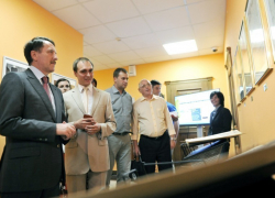 Снова вместе, снова рядом. Виталий Жихарев встретился с Алексеем Гордеевым на юбилее «Молодого Коммунара»