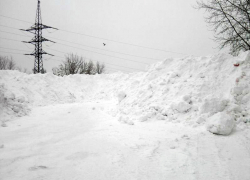 В свалках грязного снега воронежских коммунальщиков уличили экологи