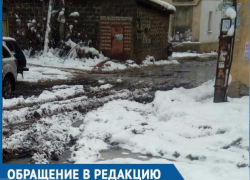 Воронежцы возмущены состоянием двора, в который можно заехать только на БТР
