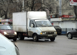 В Воронеже на Московском проспекте пьяный мужчина выбежал под колеса «Газели»