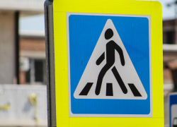 Иномарка сбила школьницу на «зебре» в воронежском поселке 