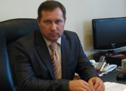 Автомобильное свингерство воронежских чиновников: глава Семилукского района продал джип супруге главы Репьевского района