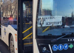 Пожилой пассажир пострадал в ДТП с автобусом на Московском проспекте в Воронеже