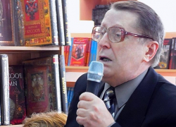 Календарь: известному воронежскому писателю Олегу Ласунскому исполнилось 80 лет