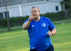 Главному тренеру воронежского "Факела" исполнилось 65 лет