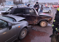 Автомобилистка и школьница пострадали в ДТП с «семеркой» в Воронеже 